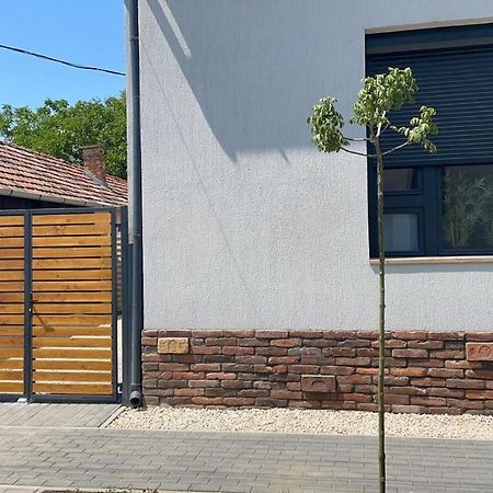 Thermal Apartmanok Raday 4 - Namaste Hajdúszoboszló Exterior foto
